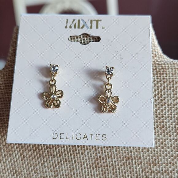 Necklace  - Picture 4 of 5